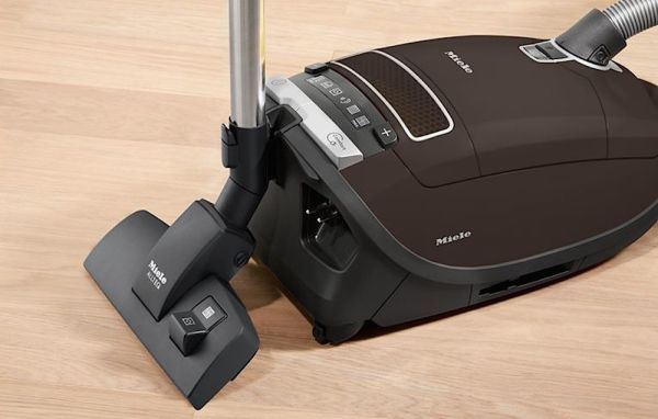 Миле Пылесос SGFA0 Complete C3 Total Care коричневый гавана Miele